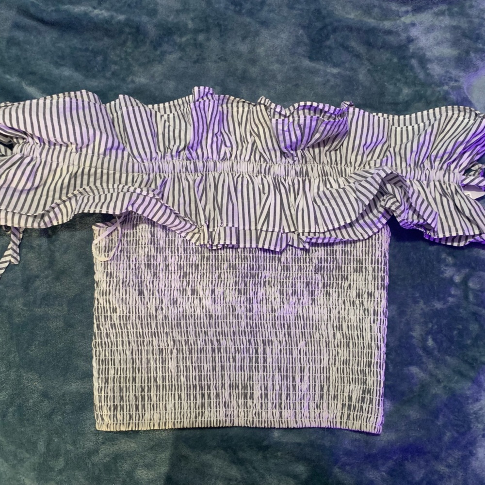Kendall and Kylie ruffled top